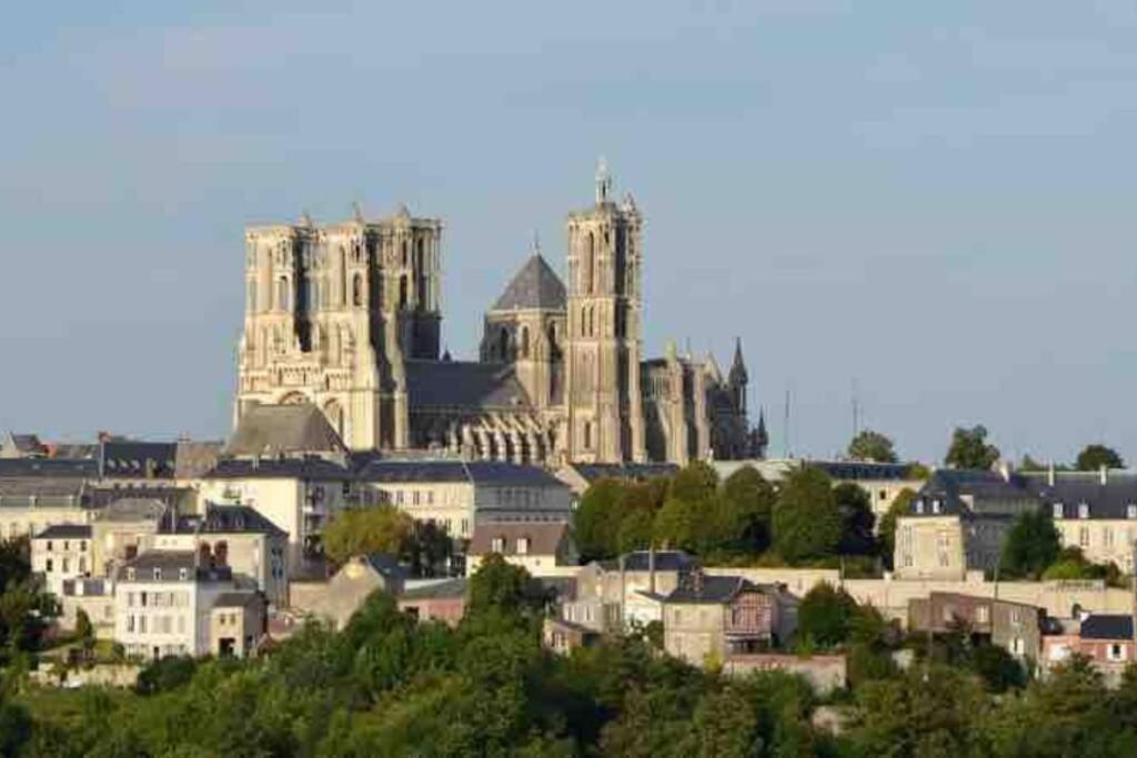 Laon : « Suite Privee Au Pied De La Cathedrale » Zewnętrze zdjęcie