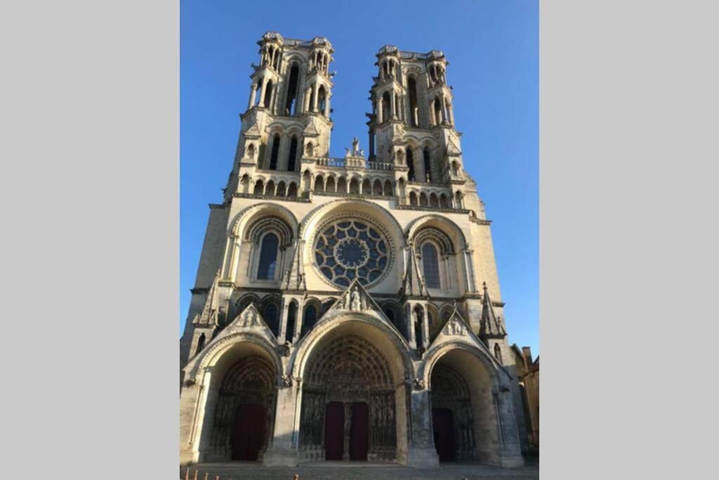 Laon : « Suite Privee Au Pied De La Cathedrale » Zewnętrze zdjęcie
